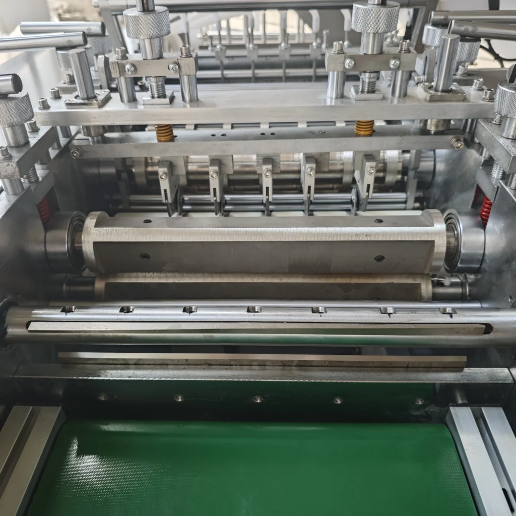 YF-04000S-6 alcohol prep pad machine heat sealing unit